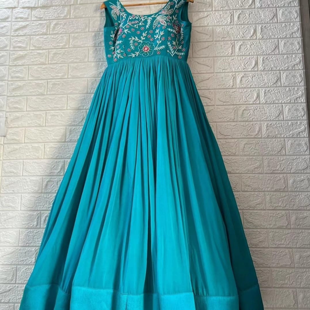 Green long Gown Elegance
