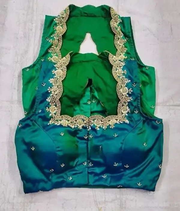 Chic Aura – Modern Halter Neck Elegance