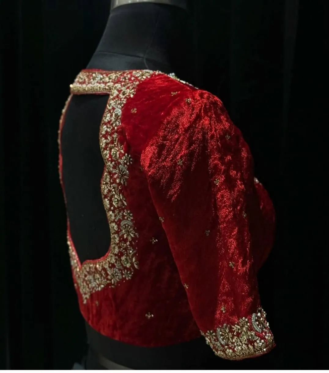 Luxurious Velvet Maggam Work Blouse – Trending Statement Piece!