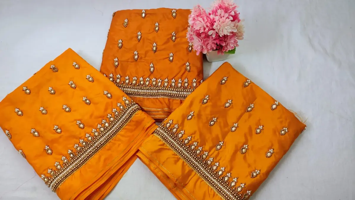 Timeless Beauty – Border Buti Blouse with Classy Minimal Work 7