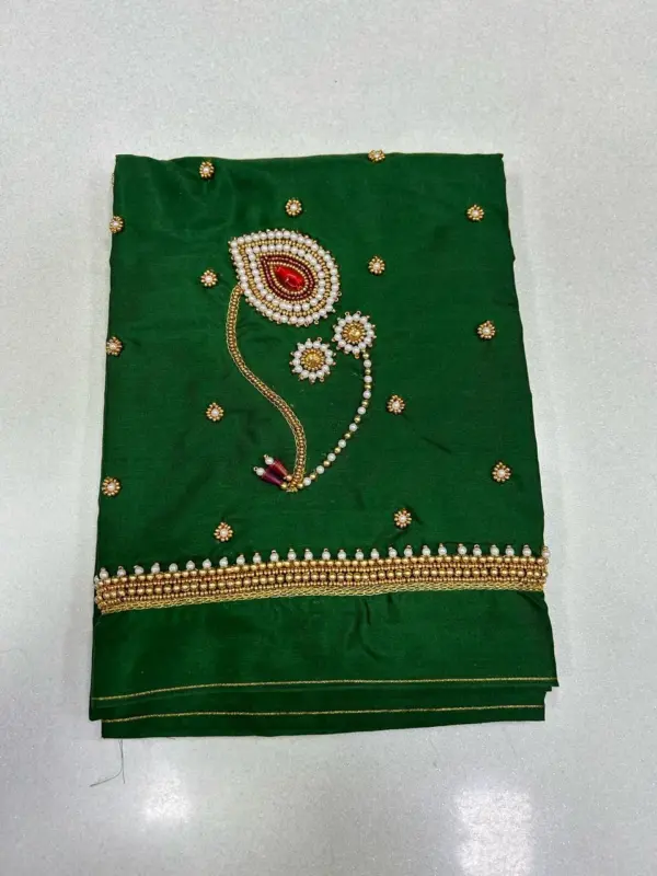 Timeless Beauty – Elegant Nath Collections at Unbeatable Prices