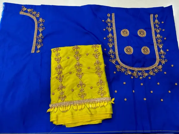 Elegant Lines Designer Aariwork Blouse – Latest Style at an Exclusive Offer!