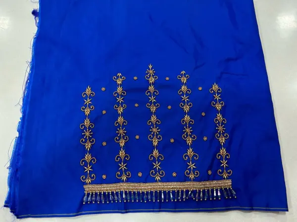 Elegant Lines Designer Aariwork Blouse – Latest Style at an Exclusive Offer!