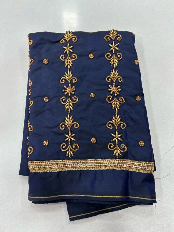 Elegant Lines Designer Aariwork Blouse – Latest Style at an Exclusive Offer!