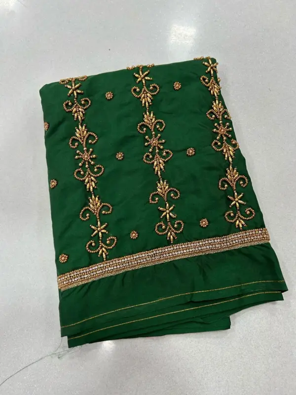 Elegant Lines Designer Aariwork Blouse – Latest Style at an Exclusive Offer!