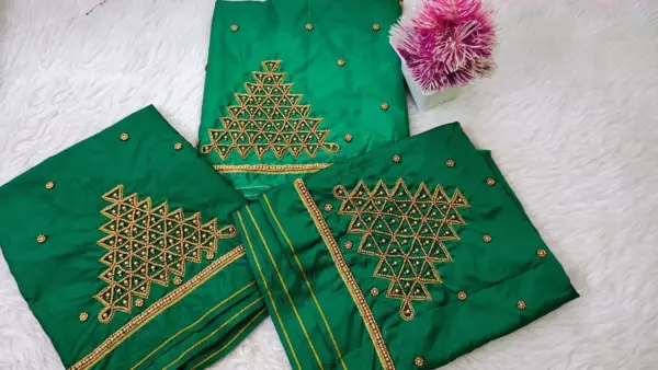 Elegant Traditional Checks Purple Aari Work Blouse – Limited Time Offer