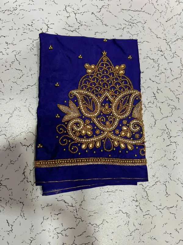 Elegant Threads – Buti Aariwork Blouse for Effortless Grace