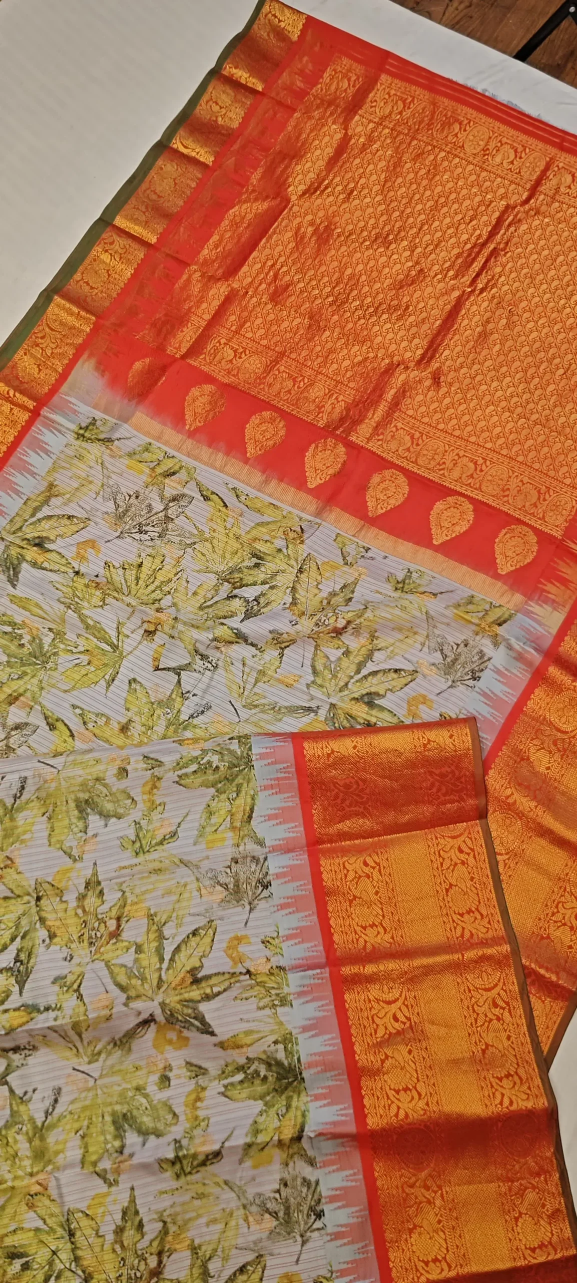Exclusive Gadwal Silk Saree with Full Body Eco Prints & Kuthu Interlock Weaving