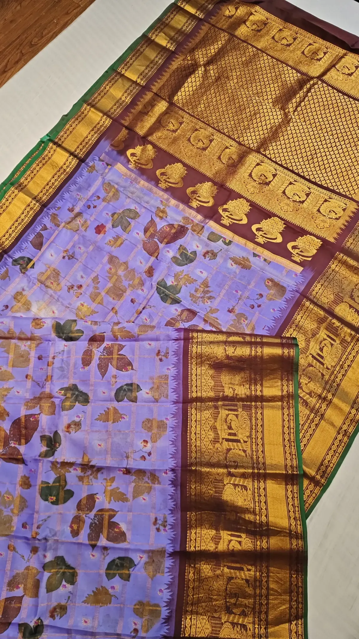 Exclusive Gadwal Silk Saree with Full Body Eco Prints & Kuthu Interlock Weaving