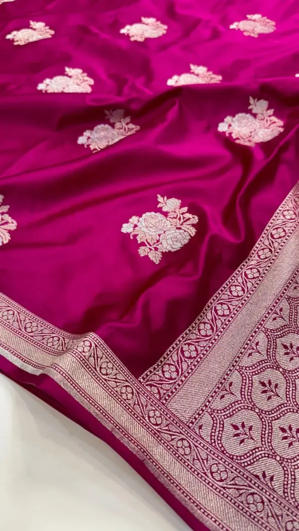 Premium Banarasee Musroo Silk Saree with Sona Roopa Weaving Flowy & Body Hugging Elegance