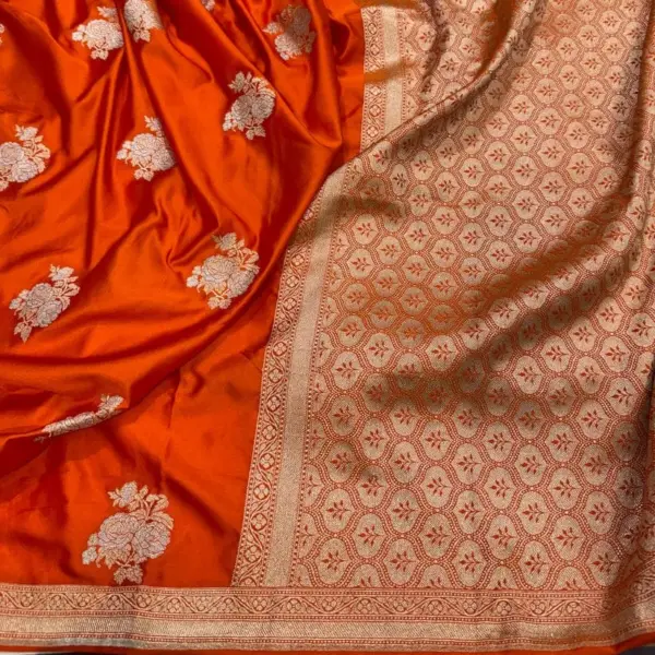 Premium Banarasee Musroo Silk Saree with Sona Roopa Weaving Flowy & Body Hugging Elegance