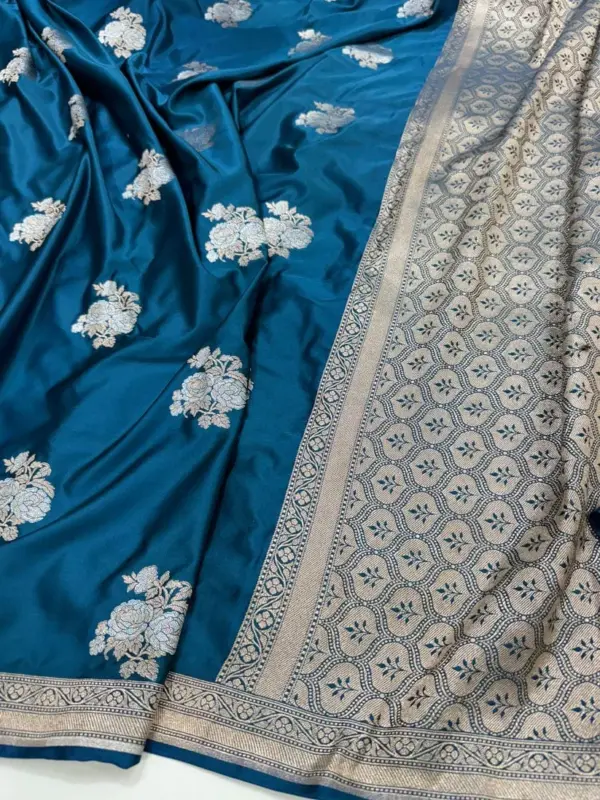 Premium Banarasee Musroo Silk Saree with Sona Roopa Weaving Flowy & Body Hugging Elegance