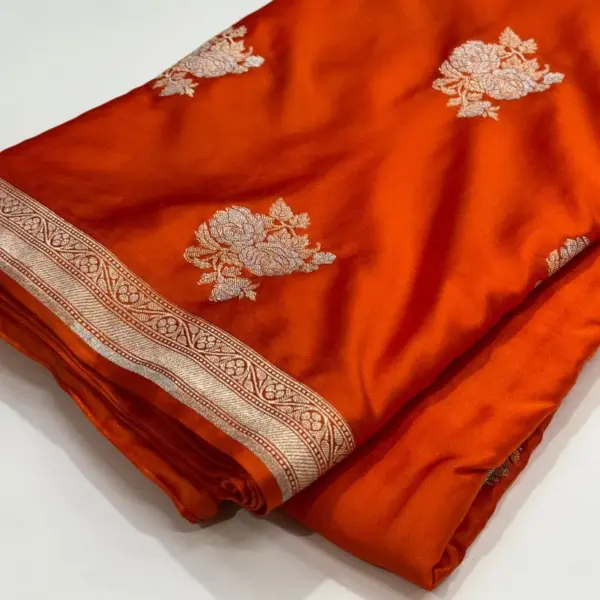 Premium Banarasee Musroo Silk Saree with Sona Roopa Weaving Flowy & Body Hugging Elegance