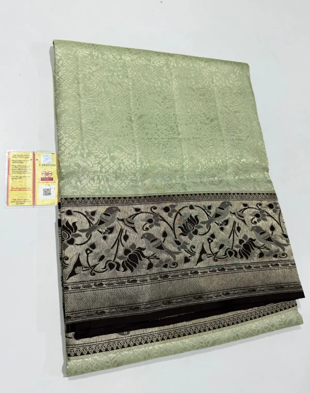 Pure Handloom Pattu Silk Saree Pastel Green Beauty with Traditional Paithani Border