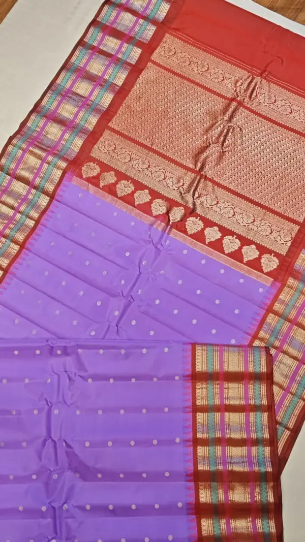 Timeless Gadwal Silk Saree with Kanchi Resham Pattu Border & Dual Buta | Kuthu Interlock Weaving
