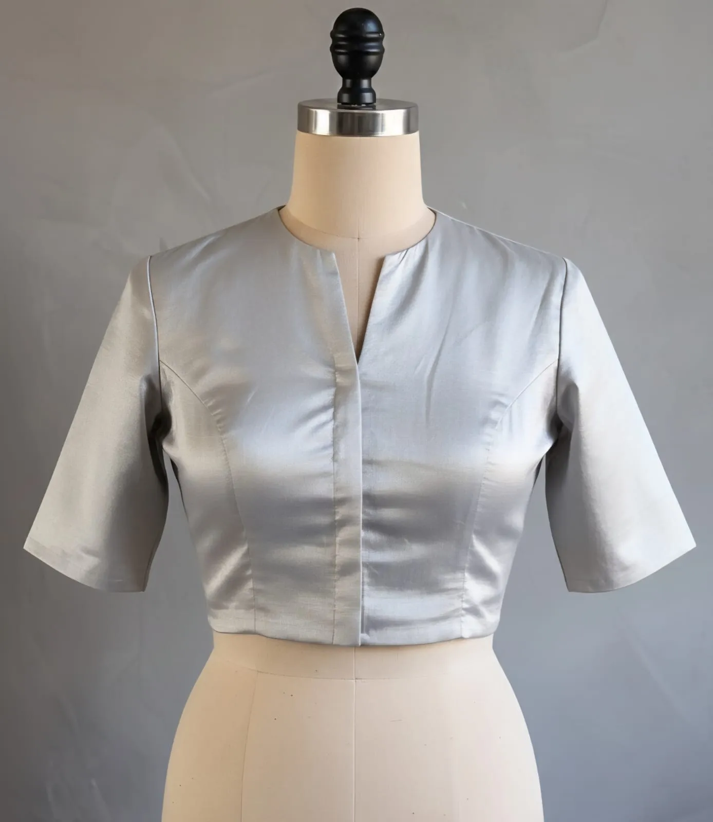 Elegant White Prince Cut Designer Blouse Trending Daily Wear Style 2025 - Image 6