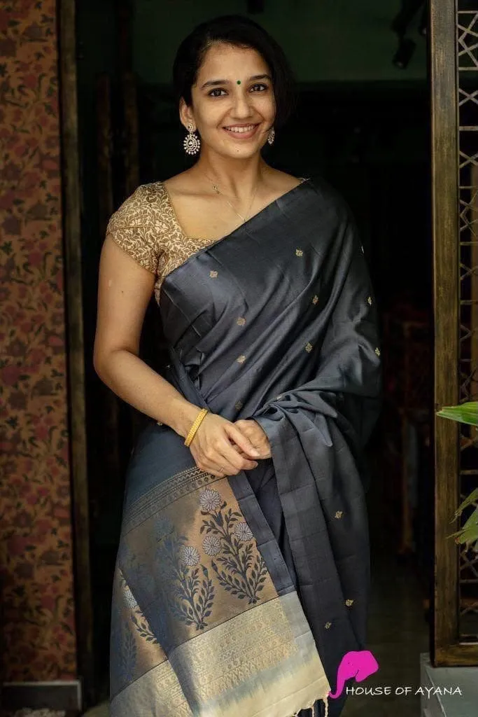 Lightweight Soft Lichi Silk Festive Saree with Woven Jacquard Border & Pallu – Ideal for Weddings, Farewell & Gifting