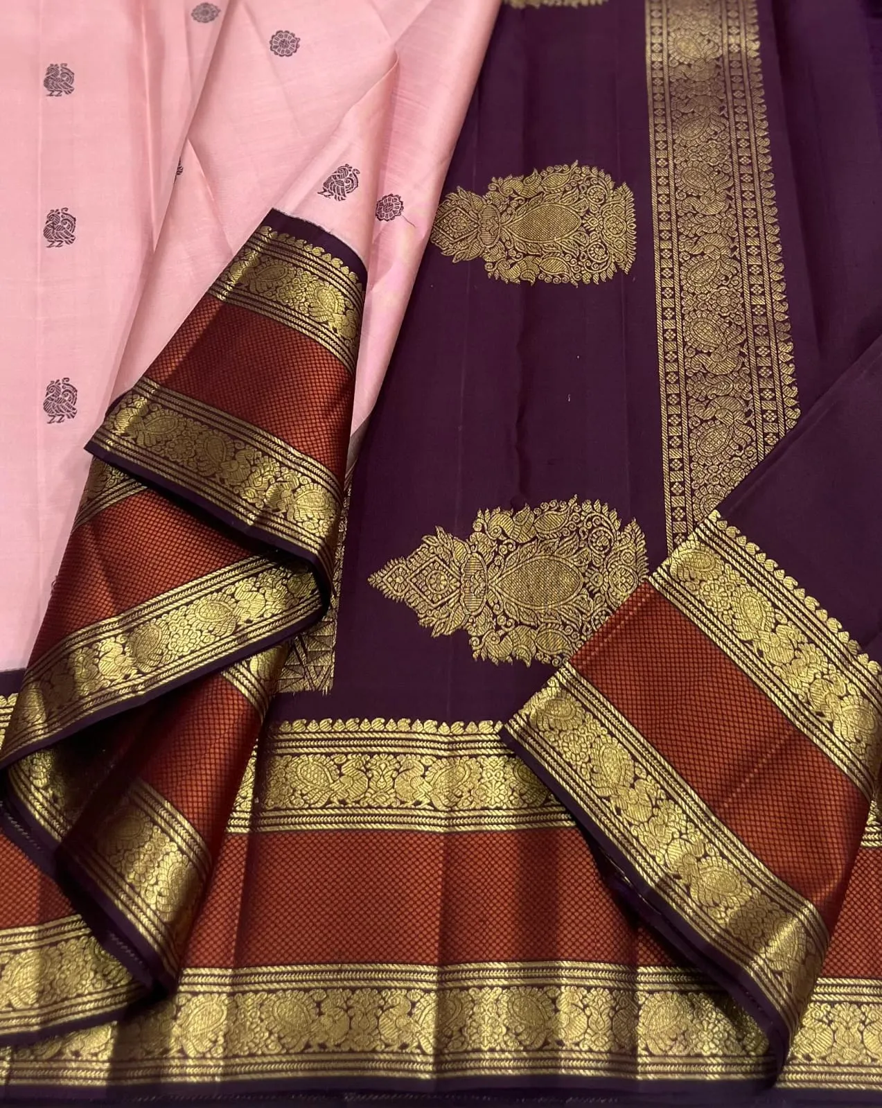 Pure Kanchipuram Handloom Silk Saree with Silk Mark | Double Side Korvai Kuttu Gold Zari Border