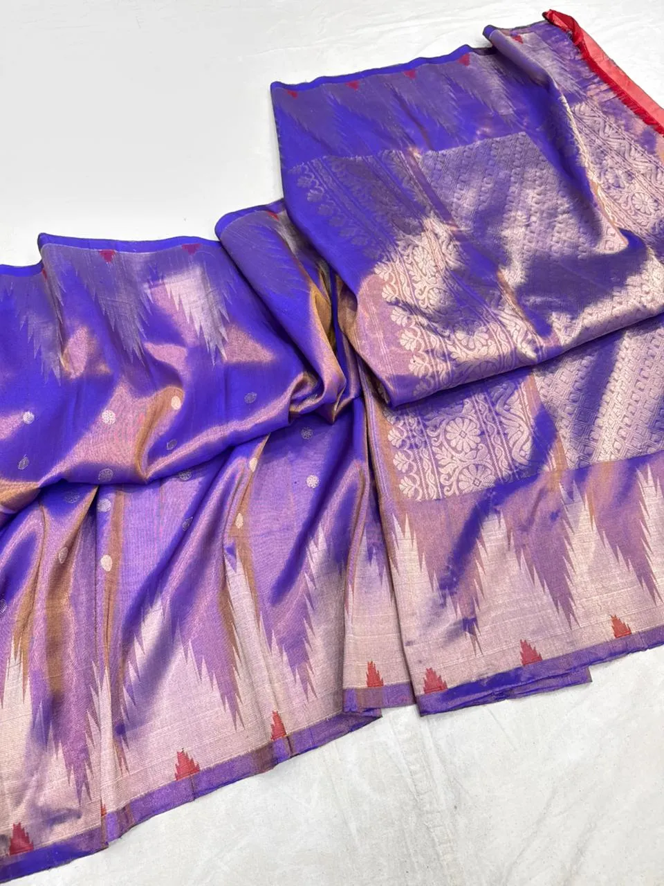Pure Tissue Gadwal Silk Saree – Traditional Muniya Butta Border with Contrast Pallu & Blouse