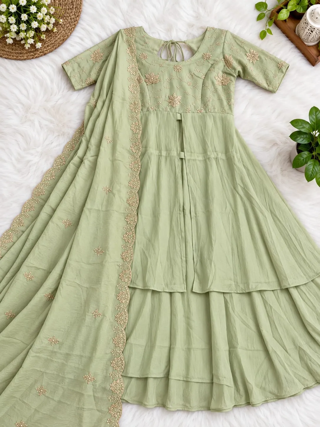 ATHIYA Rangoli Crush Kurti with Skirt Set – Embroidered Front-Slit Festive Ethnic Suit with Dupatta