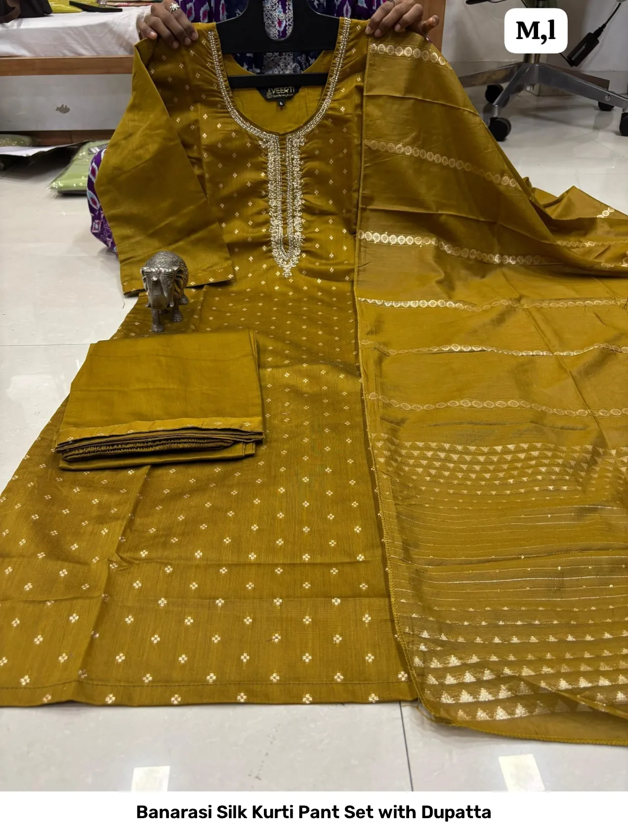 Banarasi Silk Kurti Pant Set with Dupatta 10