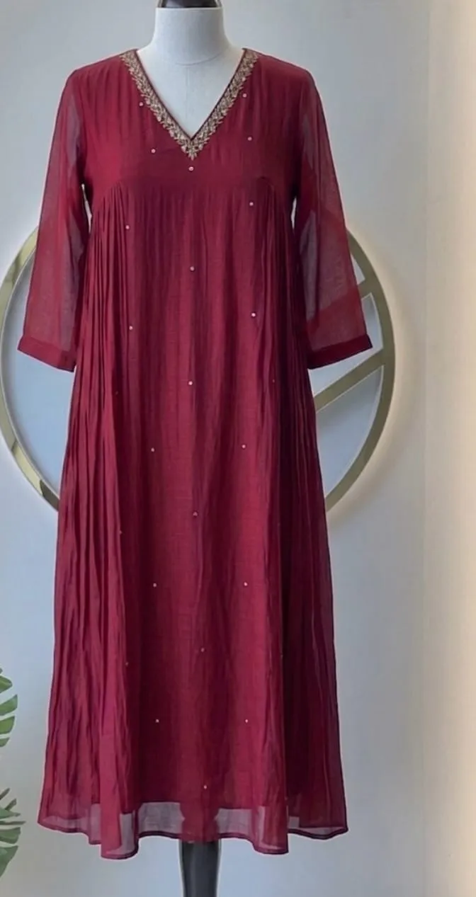 Maroon V-Neck Crinkle Embroidered Long Kurti